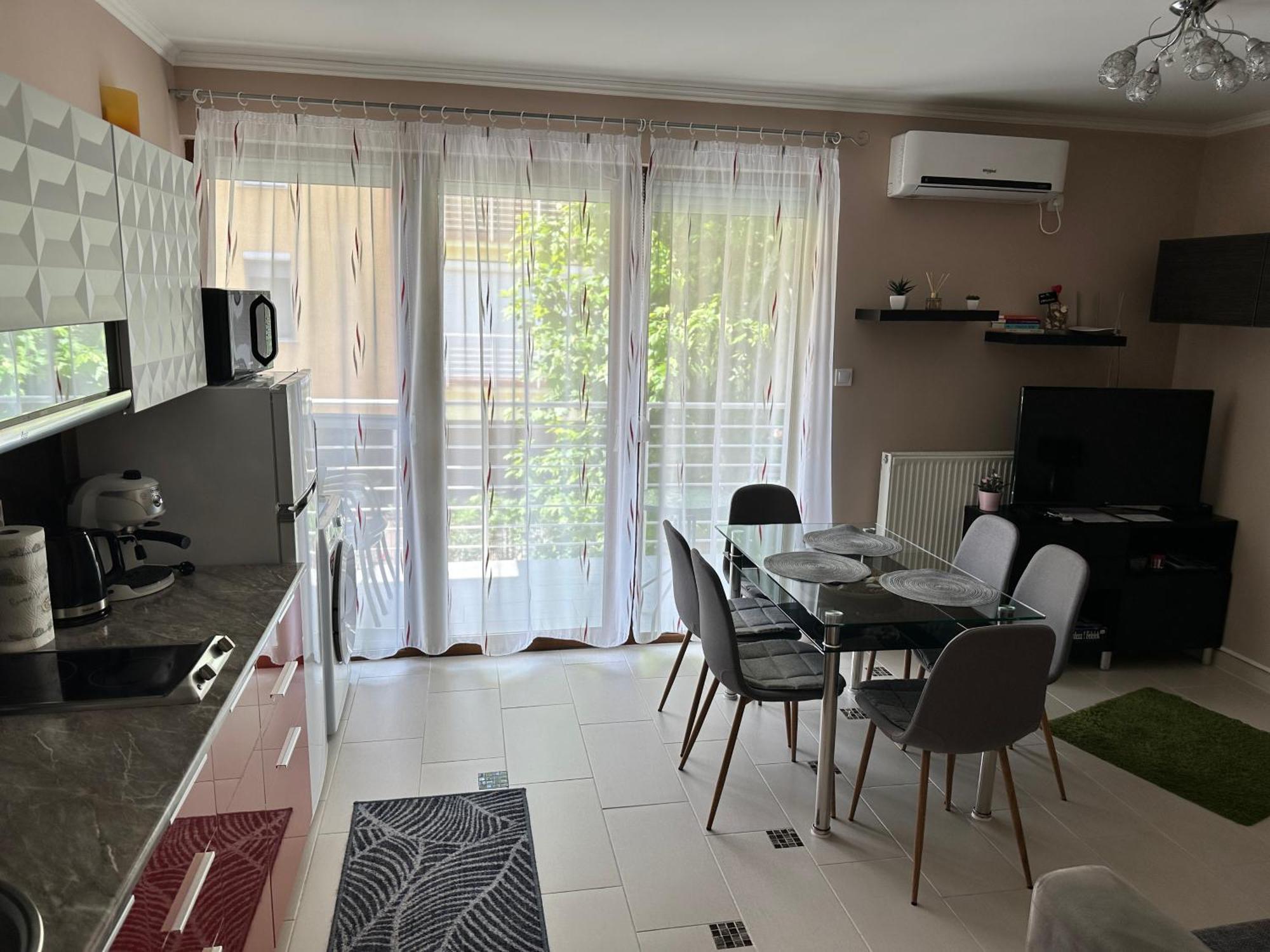 Dorina Wellness Apartment Сиофок Екстериор снимка