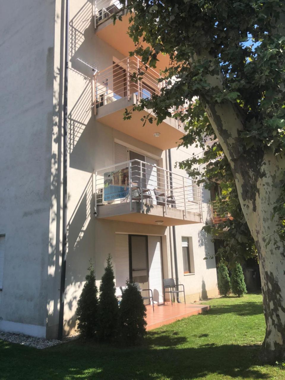 Dorina Wellness Apartment Сиофок Екстериор снимка