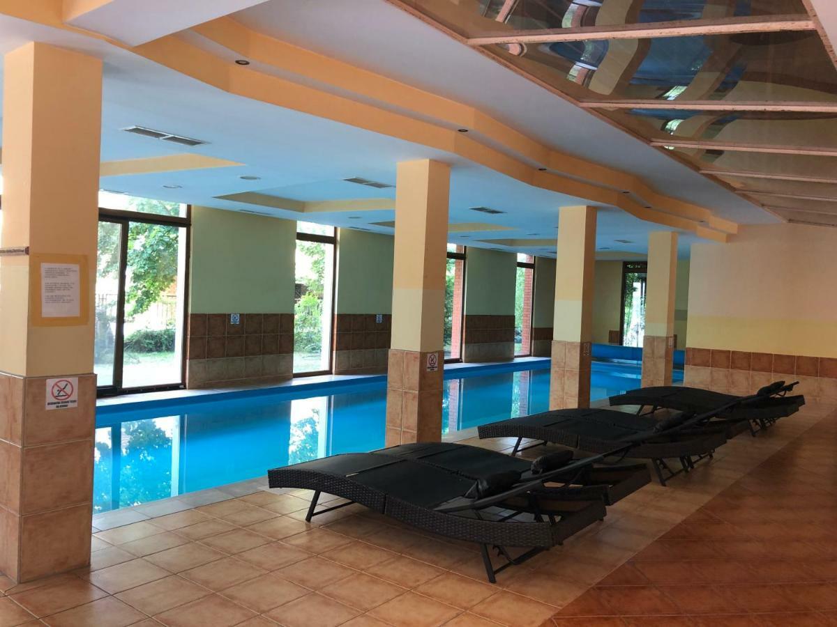 Dorina Wellness Apartment Сиофок Екстериор снимка